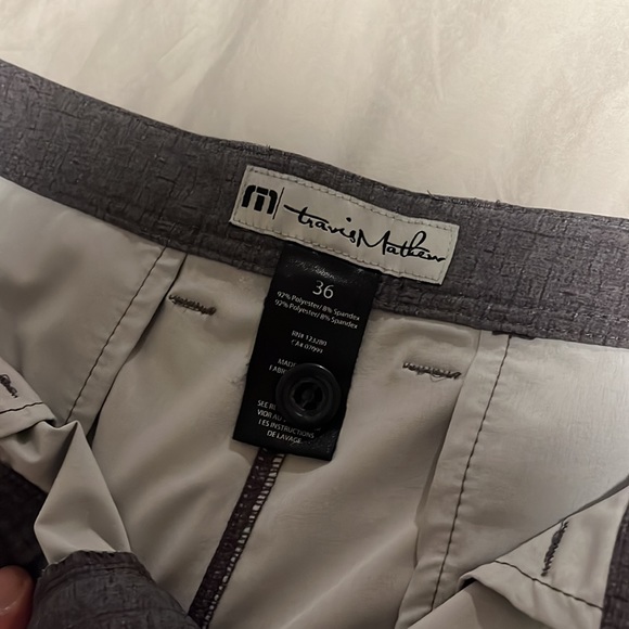 Travis Mathew shorts - Picture 2 of 3